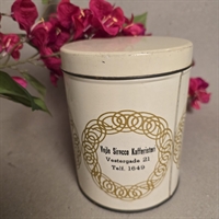 rund-metal-cremefarvet-kaffedåse-Sirocco-kafferisteri-Vejle-retro-dåse